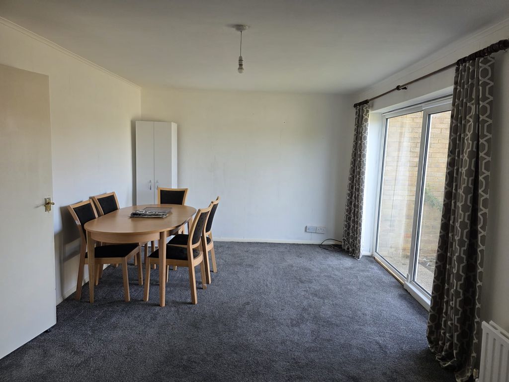 Property photo 2 of 23
