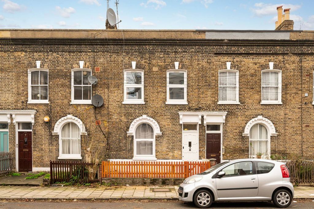 Property photo 2 of 18