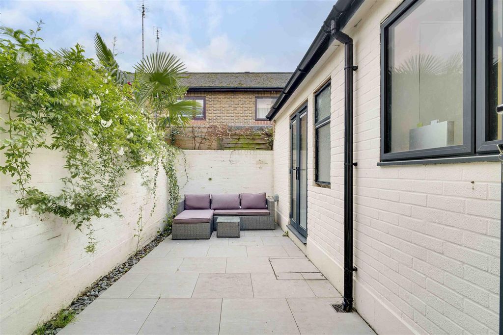 Property photo 3 of 15