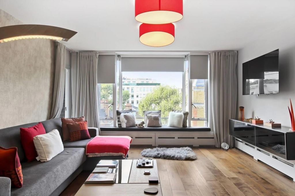 Property photo 2 of 12