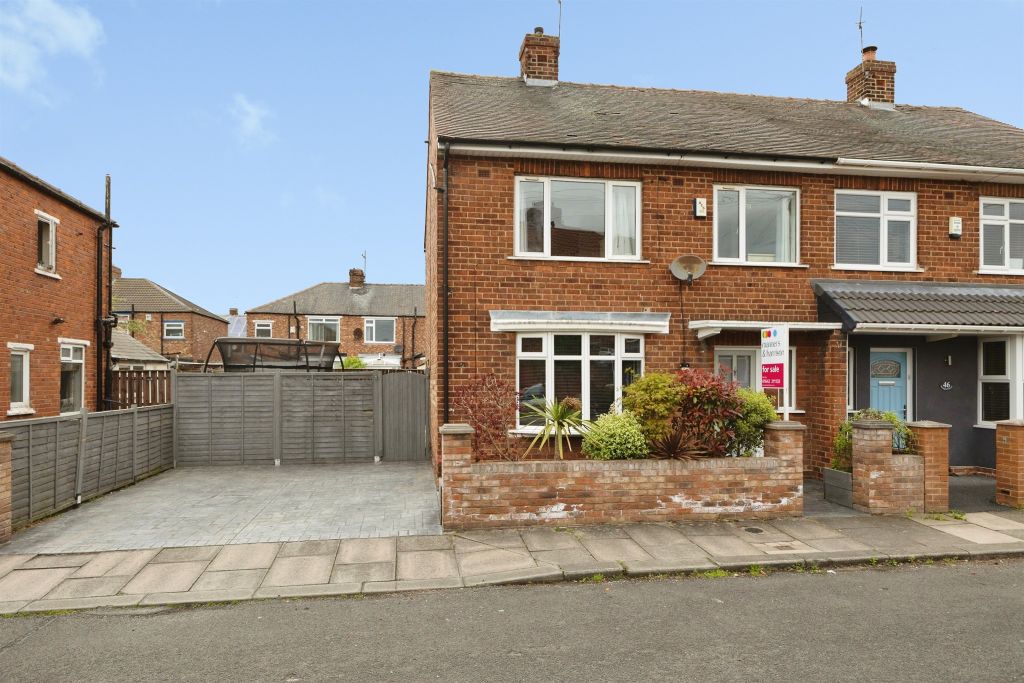 Property photo 1 of 17