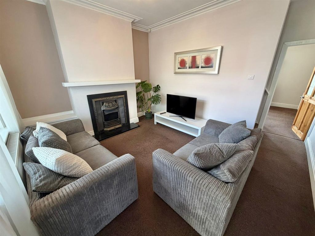 Property photo 3 of 13 Living Room