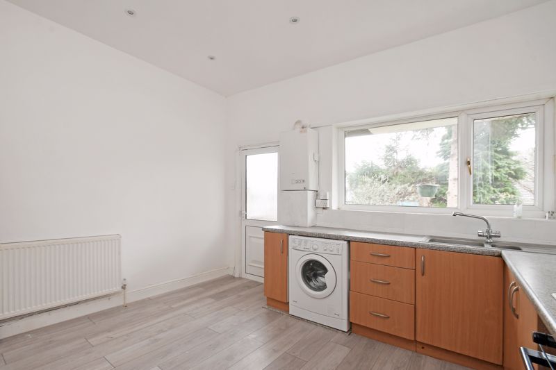 Property photo 3 of 9 Kitchen