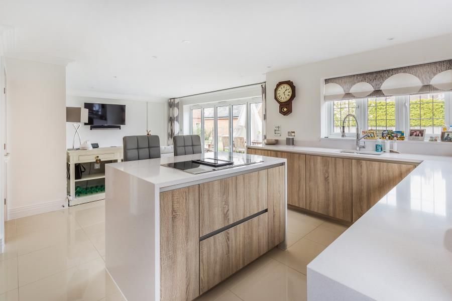 Property photo 2 of 25