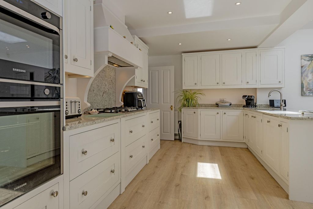 Property photo 3 of 44 Kitchen