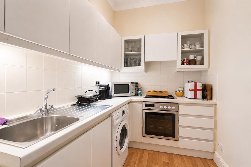 Property photo 2 of 6 2-Bed-Flat-The-Park4.Png