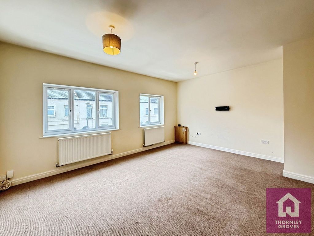 Property photo 1 of 9 Pbox-Img.Jpg