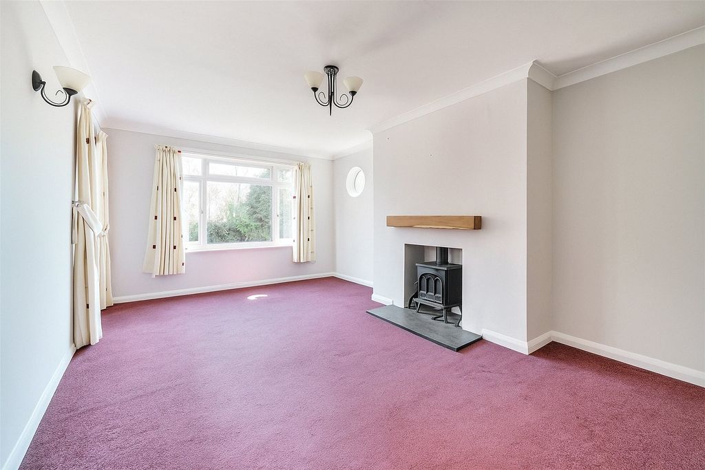 Property photo 2 of 25 Living Room