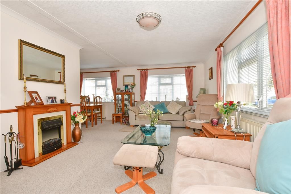 Property photo 1 of 10 Lounge/Diner