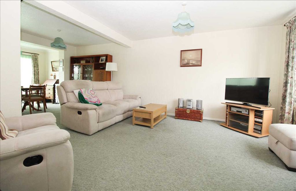 Property photo 2 of 18 Feature Photo