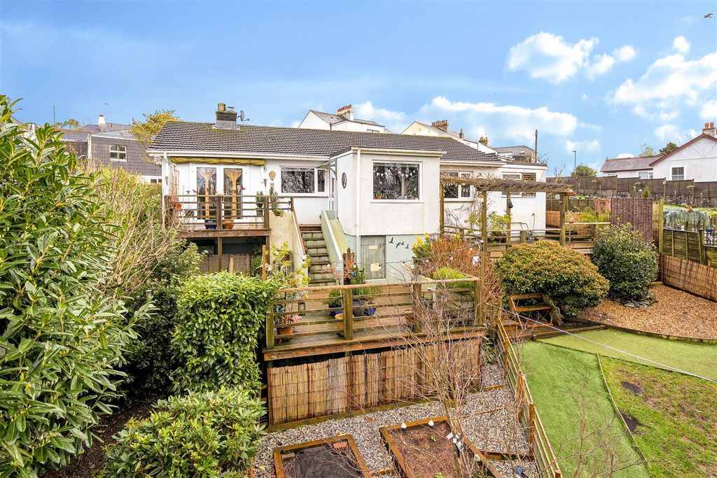 Property photo 1 of 24 Fairview E26.Jpg