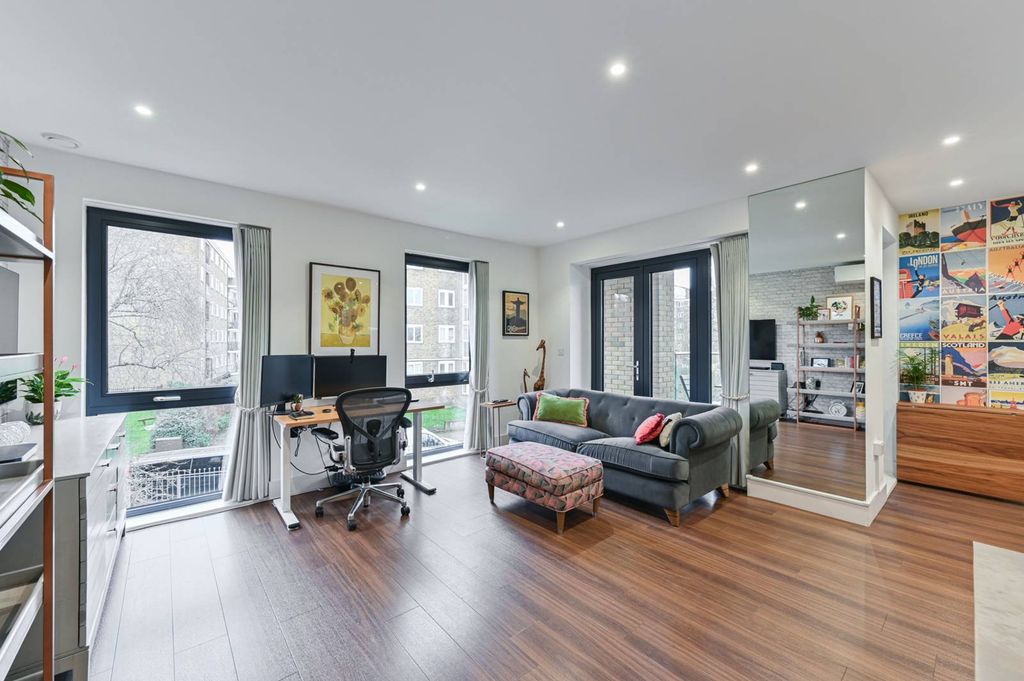 Property photo 2 of 18