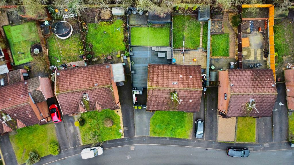 Property photo 2 of 28