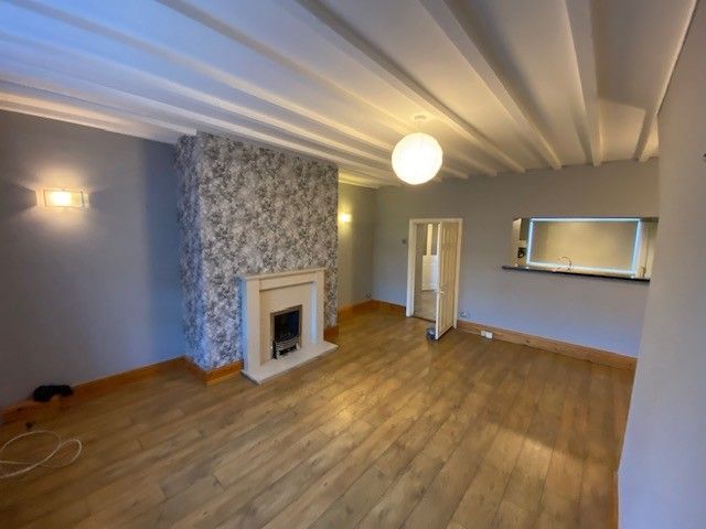 Property photo 3 of 10 Livingroom