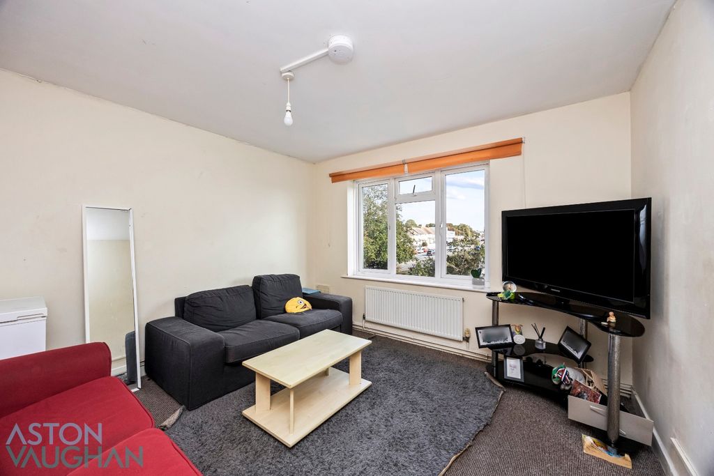 Property photo 2 of 11 4621781