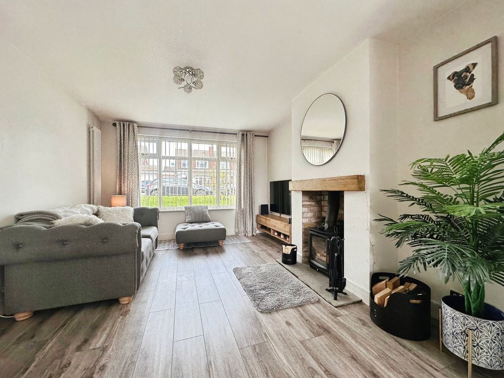 Property photo 3 of 35