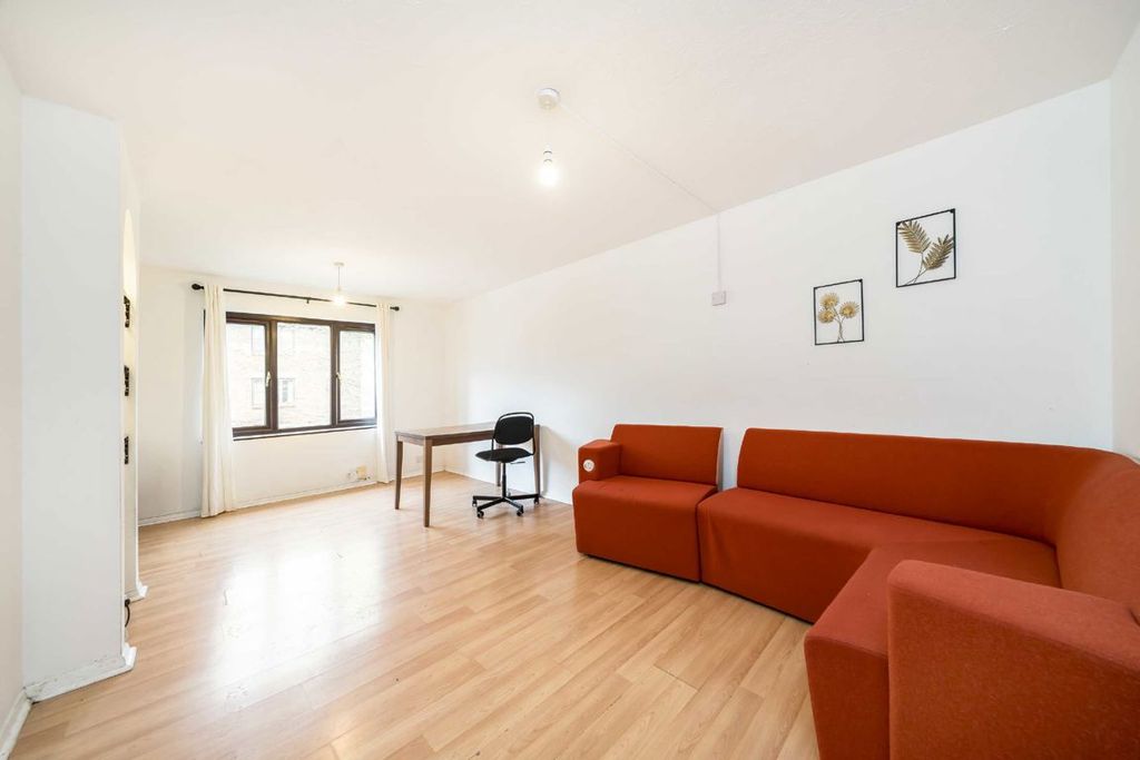 Property photo 2 of 5