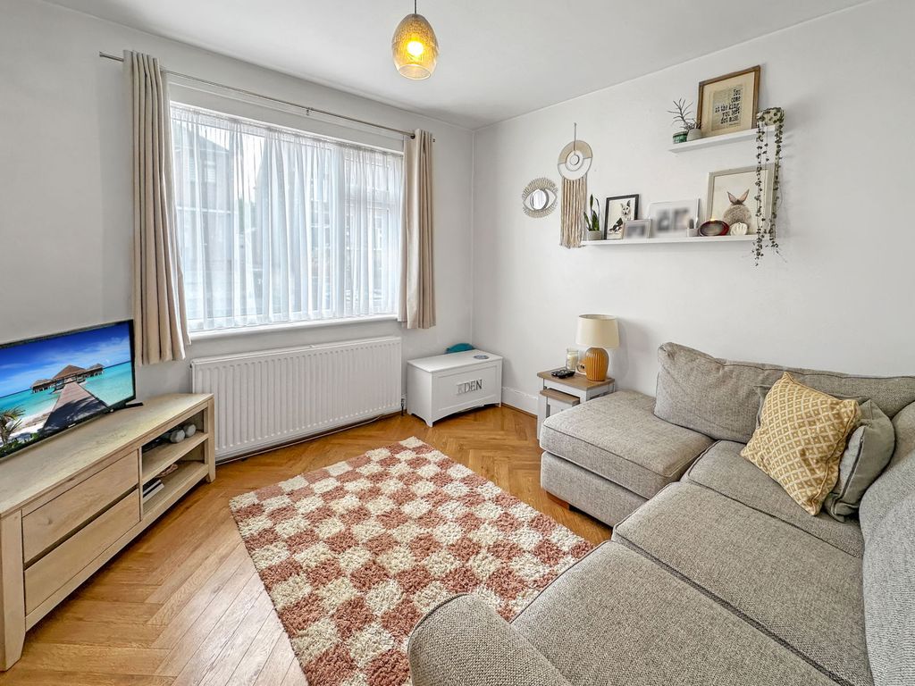 Property photo 3 of 12