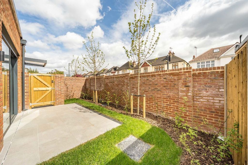 Property photo 3 of 11