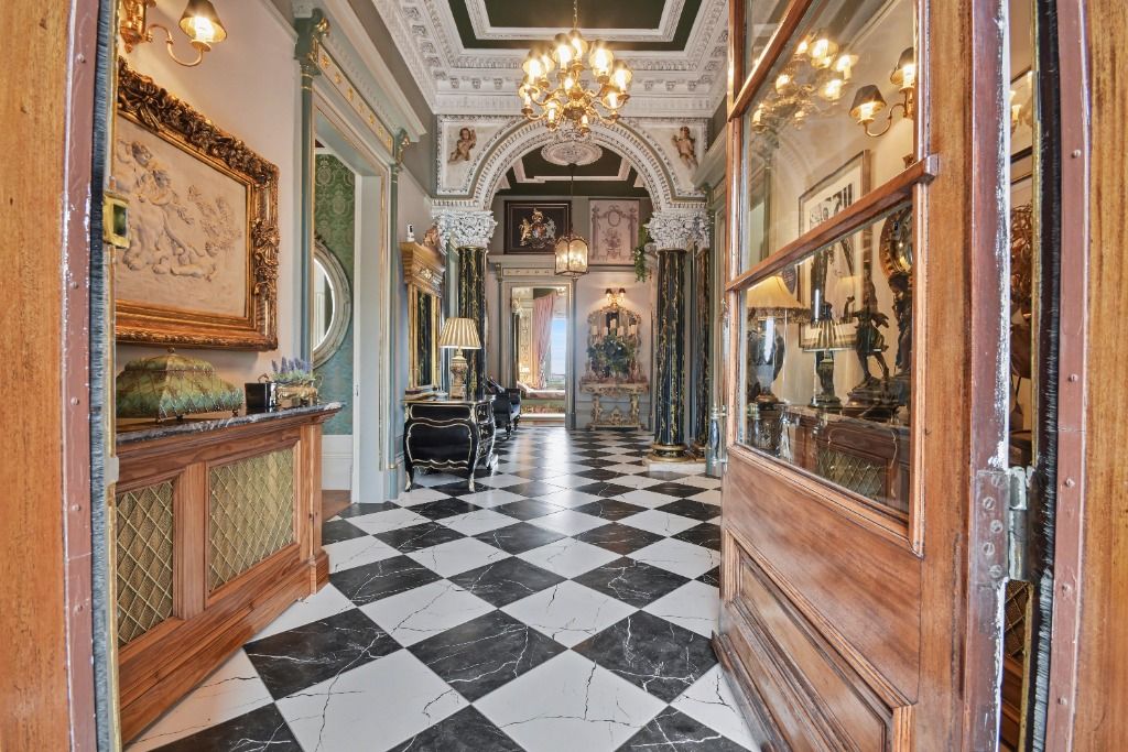 Property photo 1 of 43