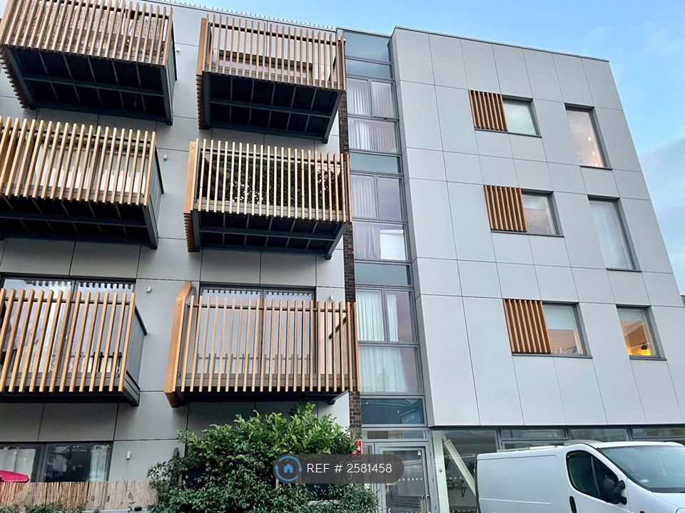Property photo 1 of 11 Building
