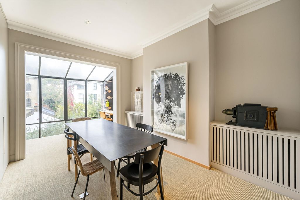 Property photo 2 of 14 Image