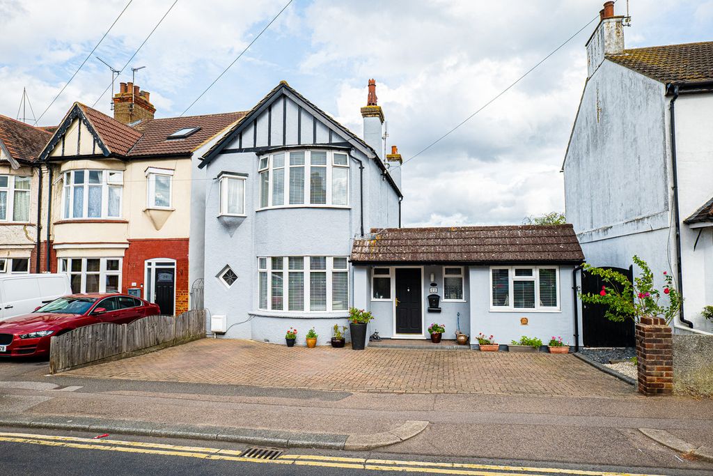 Property photo 1 of 34