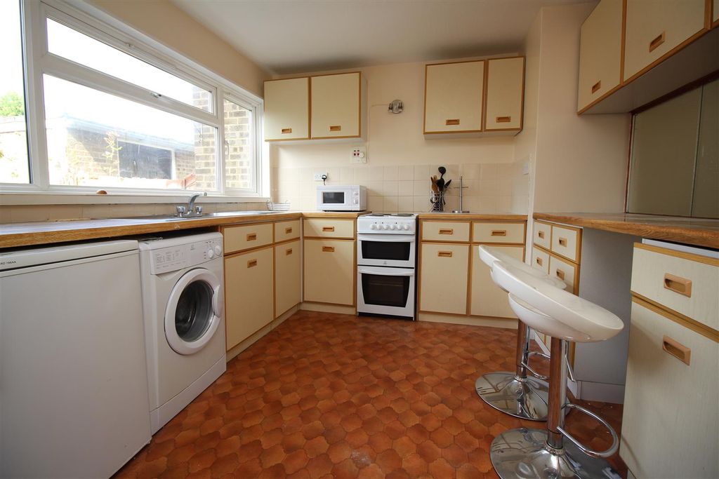 Property photo 3 of 8 Picture 3