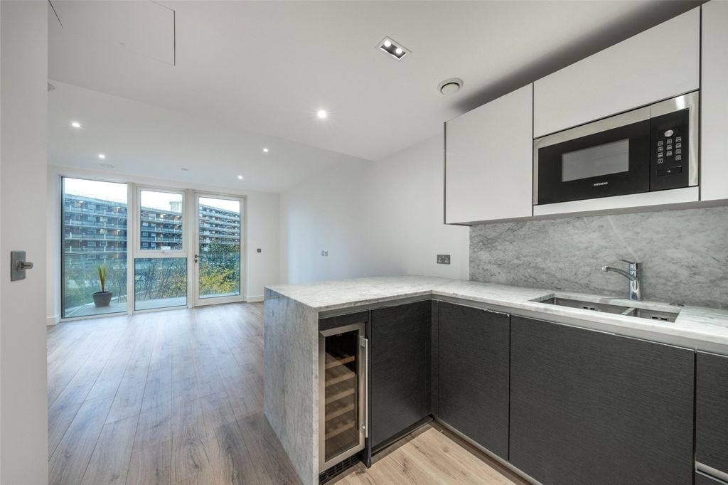 Property photo 3 of 13 Picture No. 21