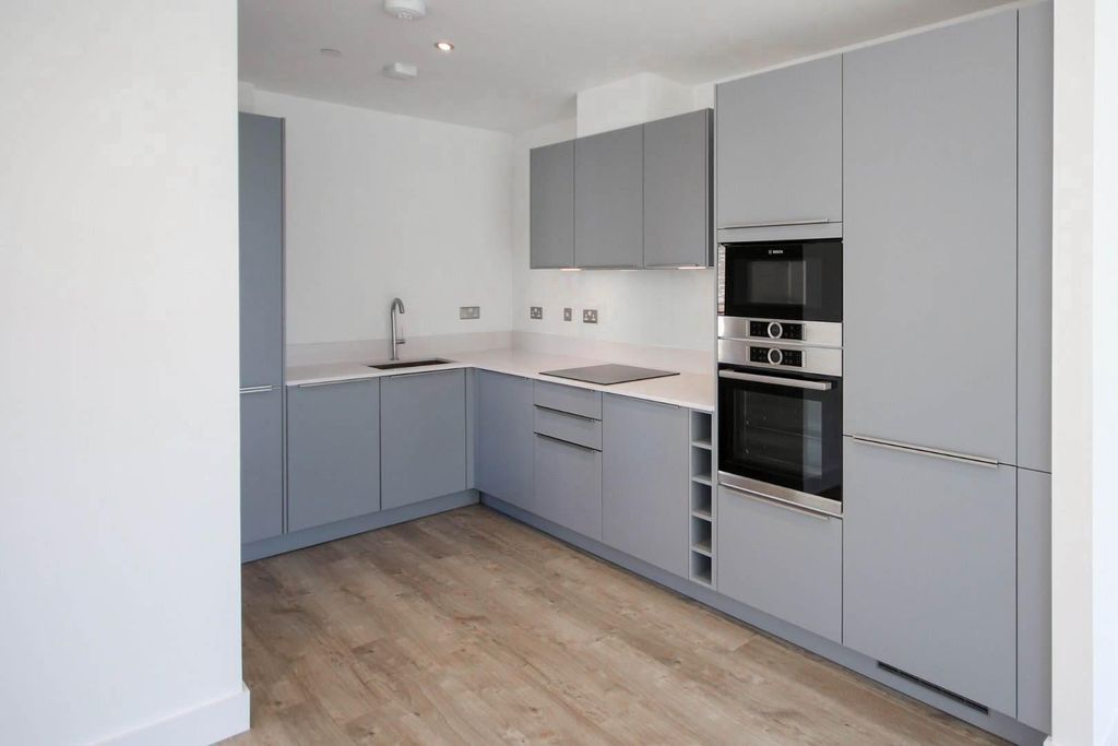 Property photo 2 of 8 Kitchen.Jpg