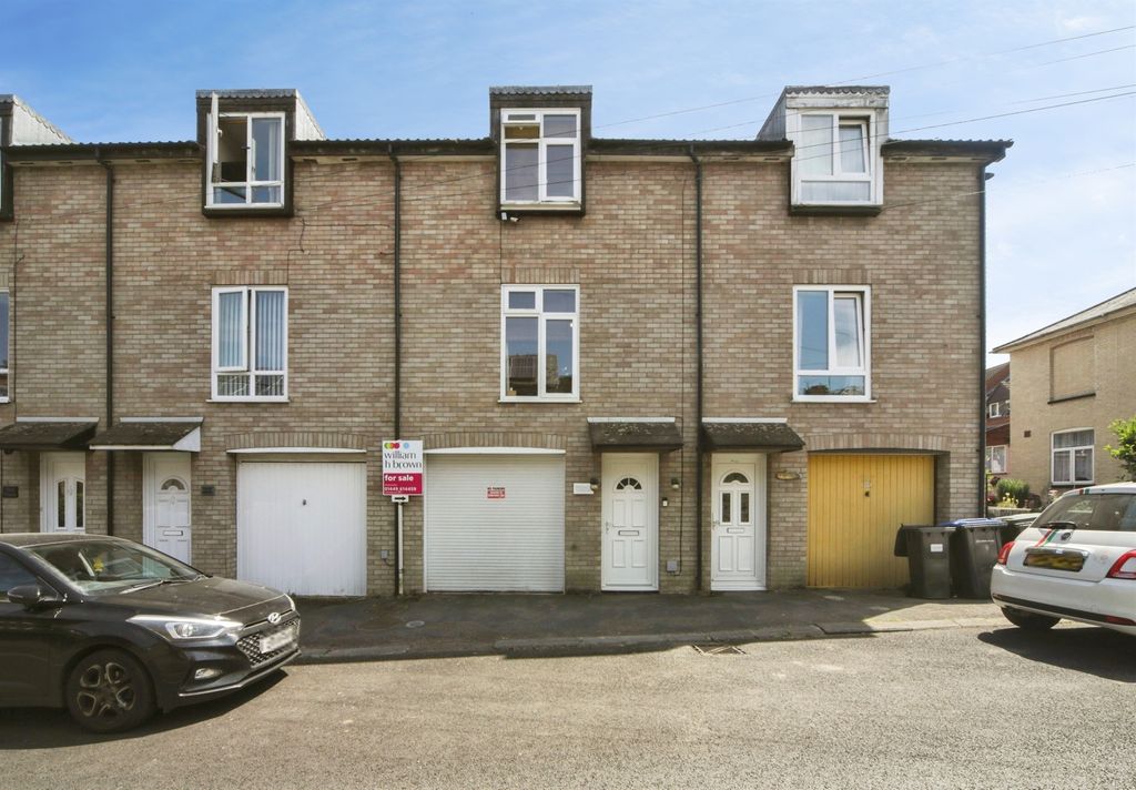 Property photo 1 of 20