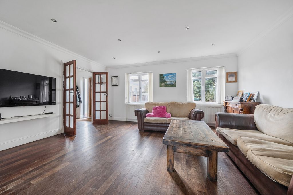 Property photo 2 of 19