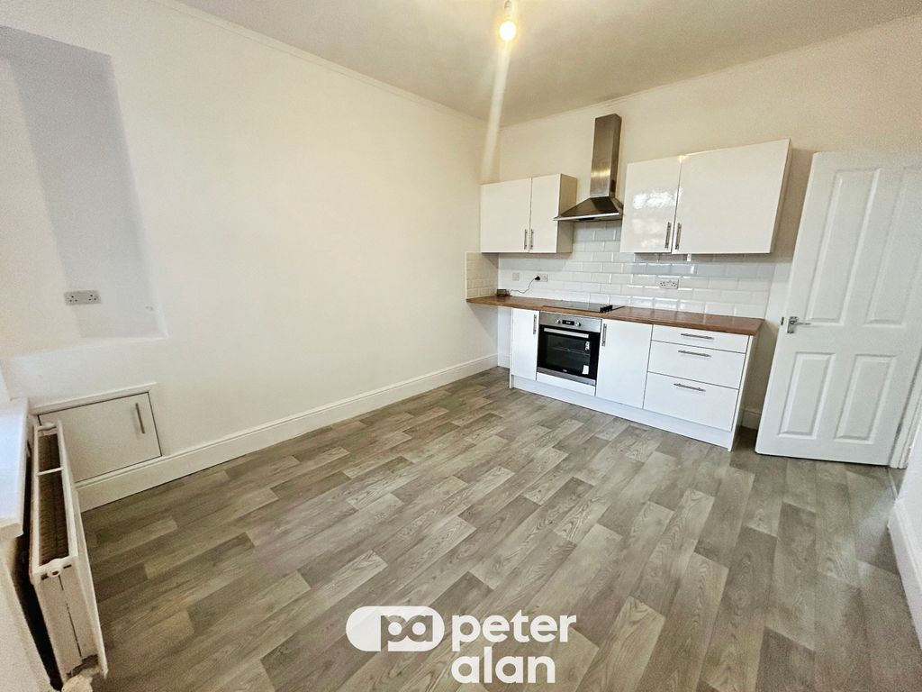 Property photo 2 of 18 Image