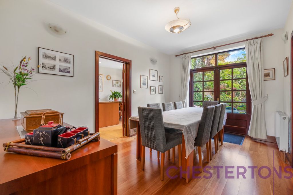 Property photo 2 of 20