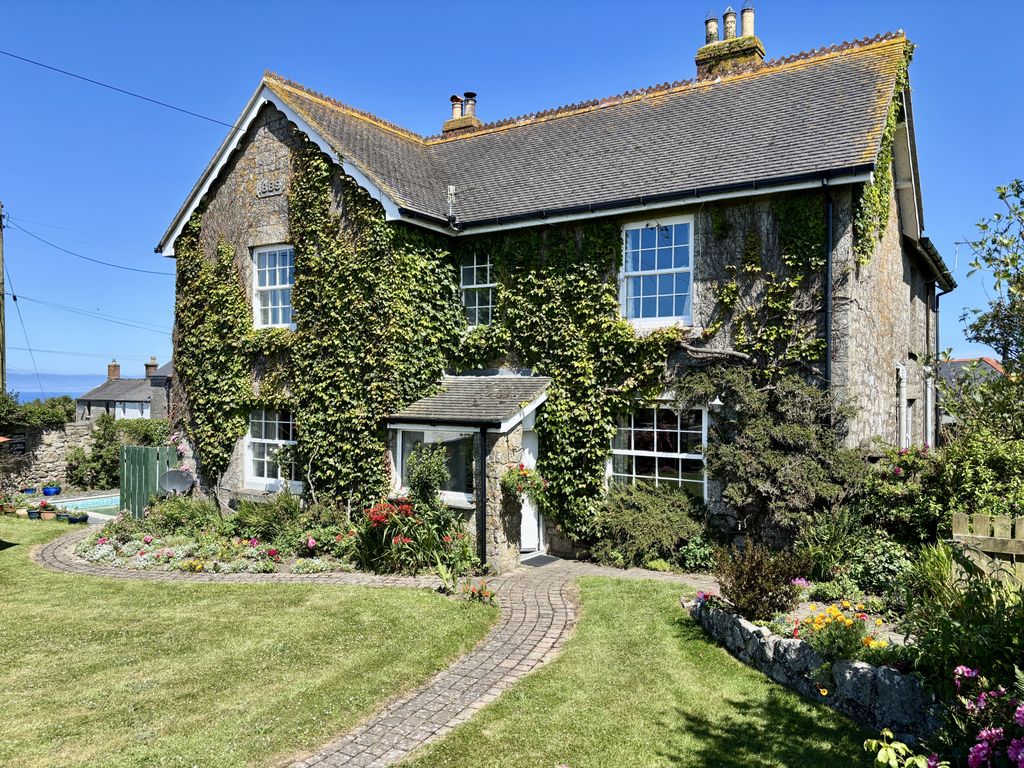 Property photo 1 of 16 4 Bedroom Detached House For Sale