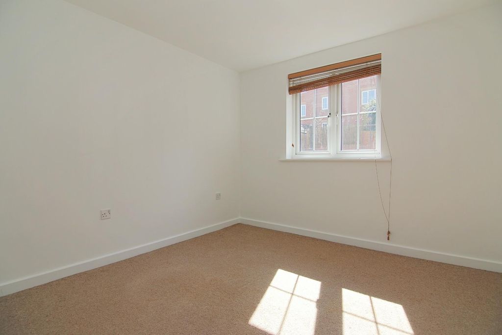 Additional image 10 of 2 bed flat for saleBroadlands Gardens, Pudsey LS28