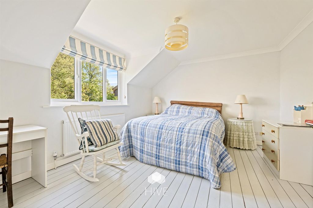 Property photo 2 of 31 Principal Bedroom