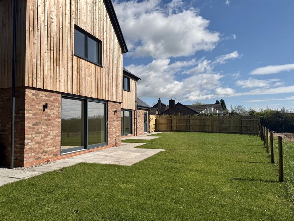Additional image 33 of 4 bed property for saleColdwells Road, Holmer, Hereford HR1