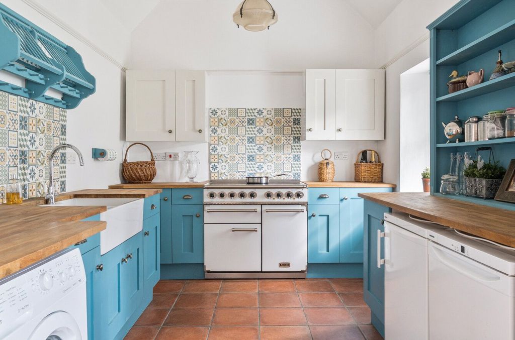 Property photo 2 of 13 Kitchen