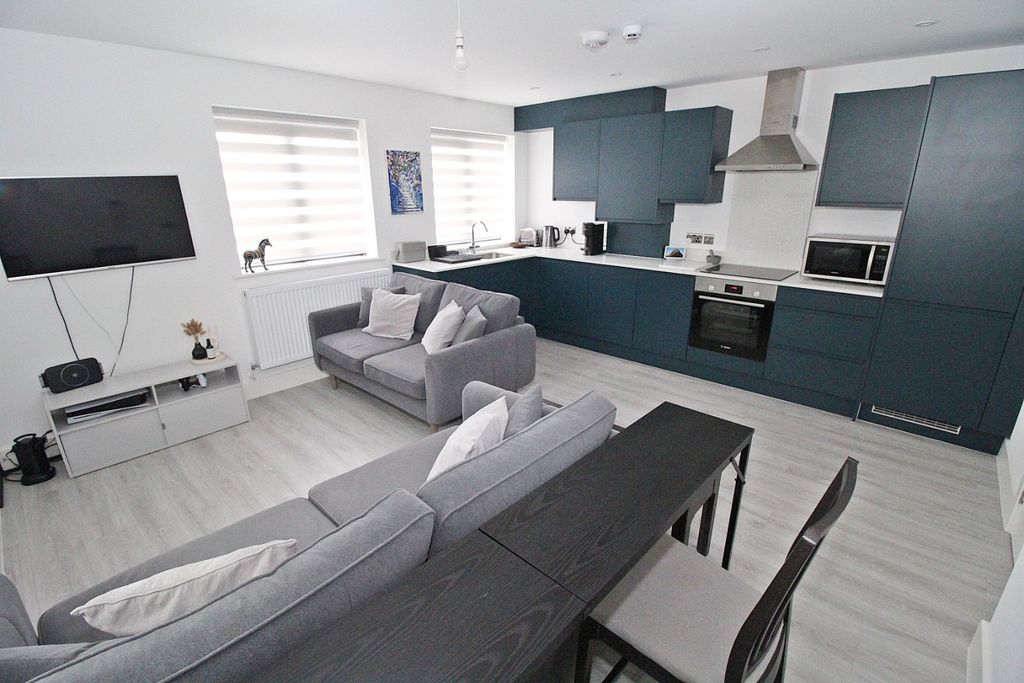 Property photo 3 of 12 4412434