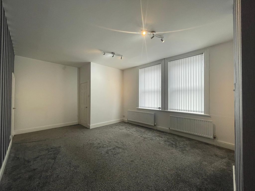 Property photo 2 of 14 Living Room