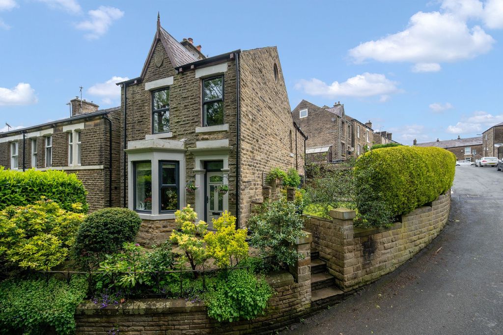 Property photo 1 of 36