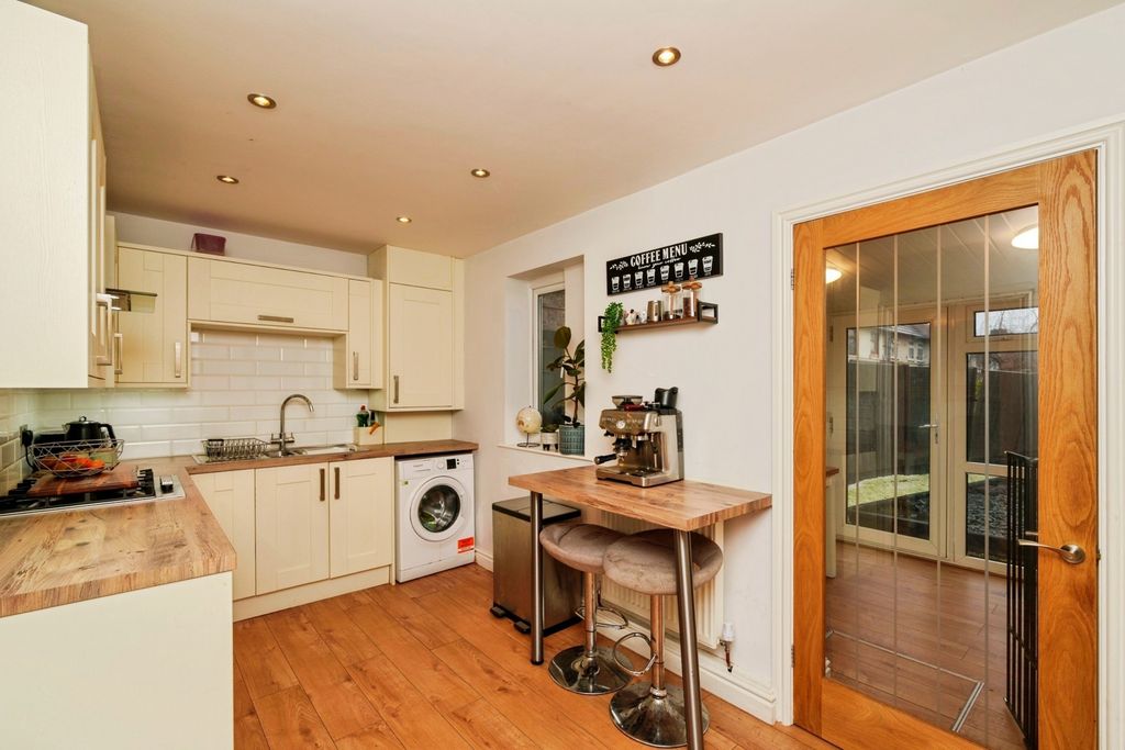 Property photo 3 of 21 Pbox-Img.Jpg