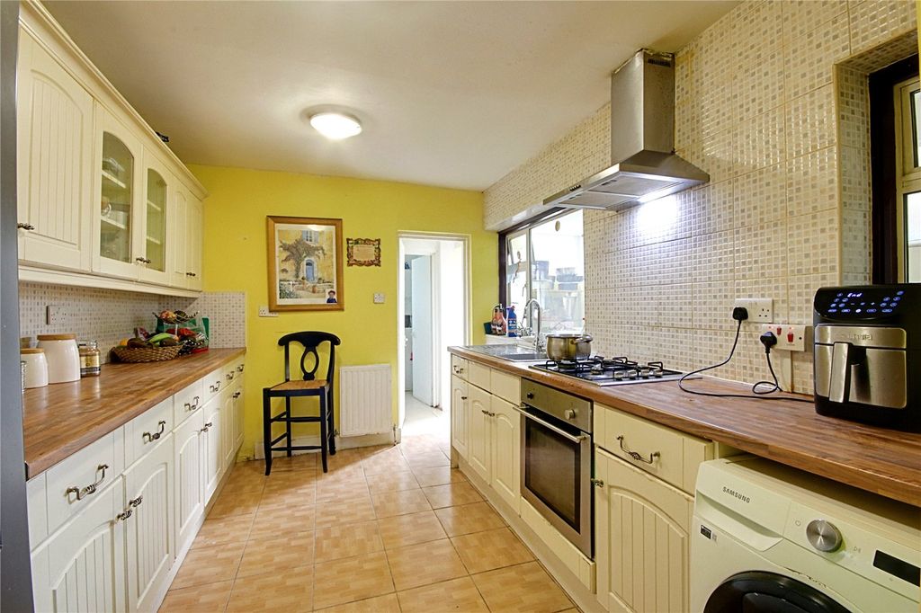 Property photo 3 of 13 Picture No. 05