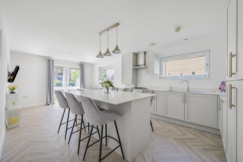 Property photo 2 of 20 Kitchen