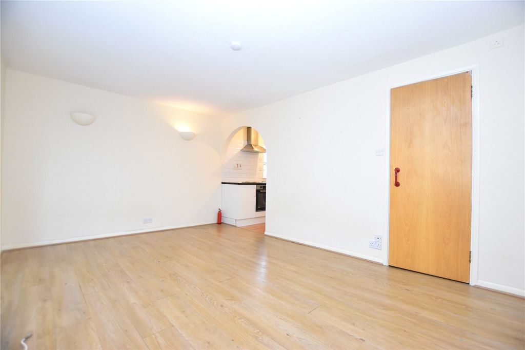 Property photo 2 of 8 Picture No. 04