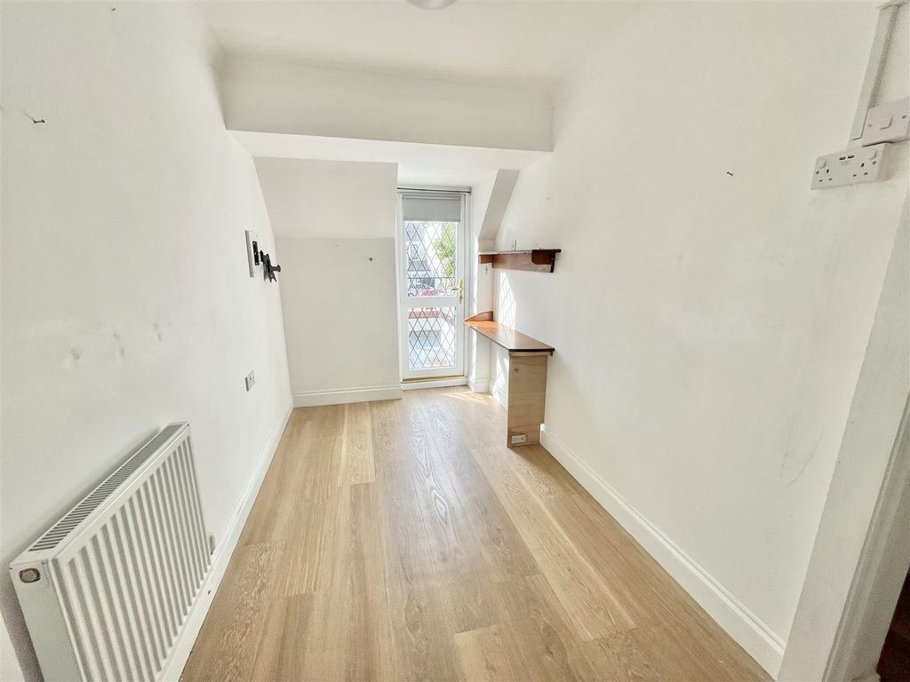 Property photo 3 of 13 Img_4886.Jpg