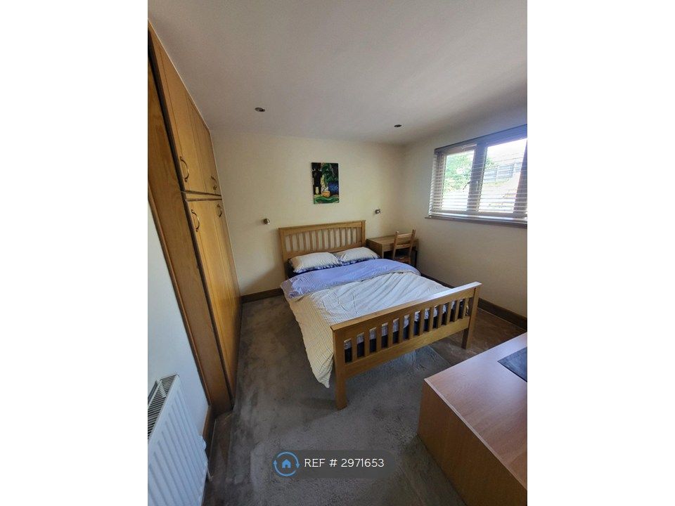Property photo 2 of 11 Bedroom 3