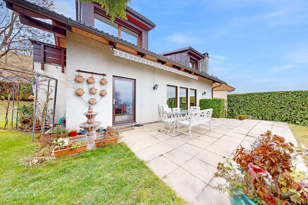 Property photo 3 of 13