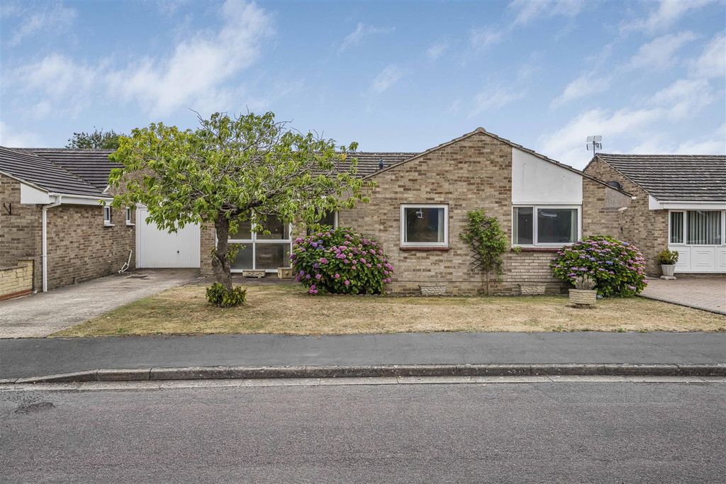 Property photo 1 of 17 18_58516.Jpg